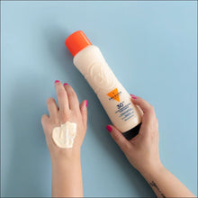 Cargar imagen en el visor de la galería, Leche Hidratante Bronceadora de Zanahorias Facial